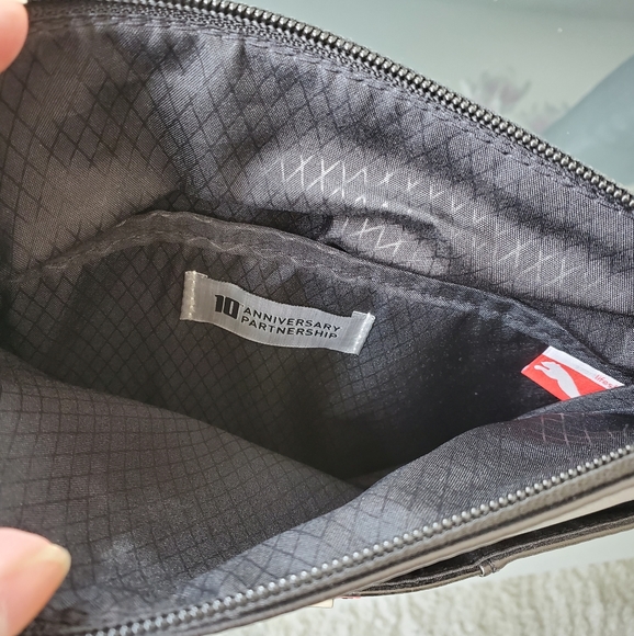 Puma Ferrari crossbody bag - Picture 5 of 5